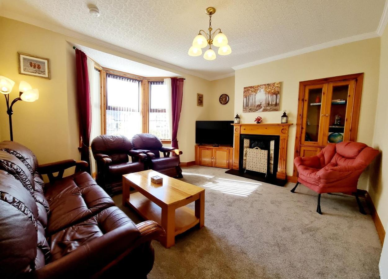 Inverness City 3 Bedroom House Free Parking ภายนอก รูปภาพ
