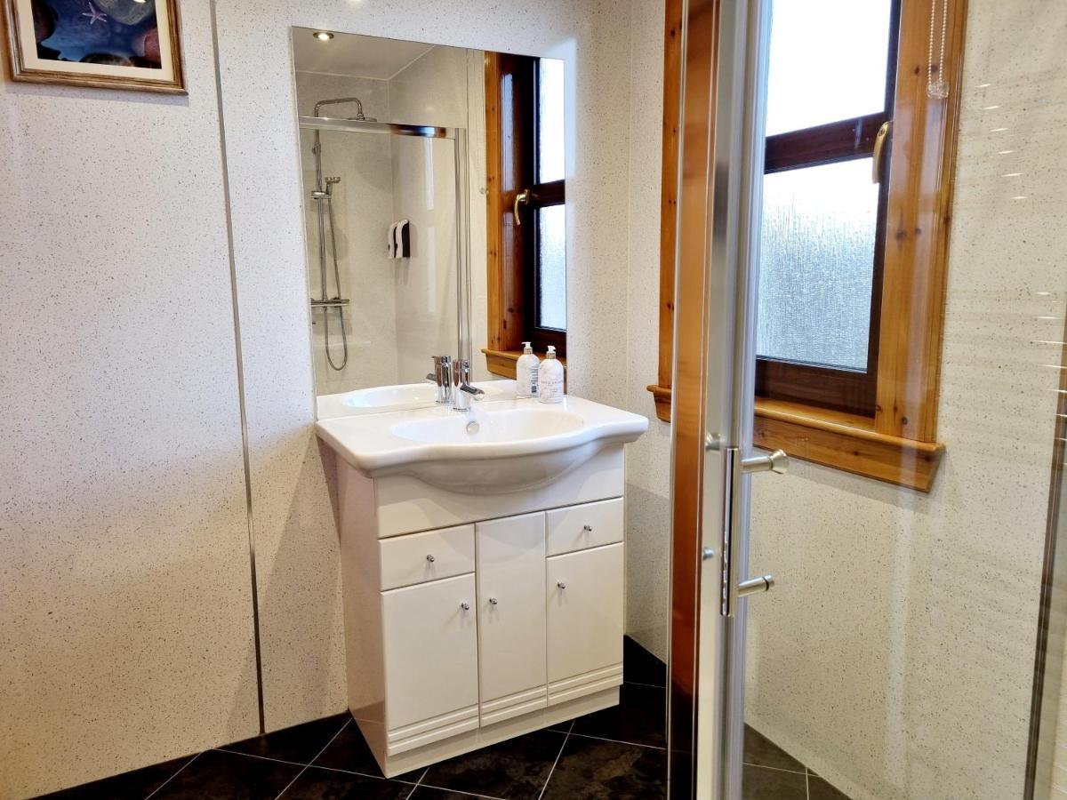 Inverness City 3 Bedroom House Free Parking ภายนอก รูปภาพ
