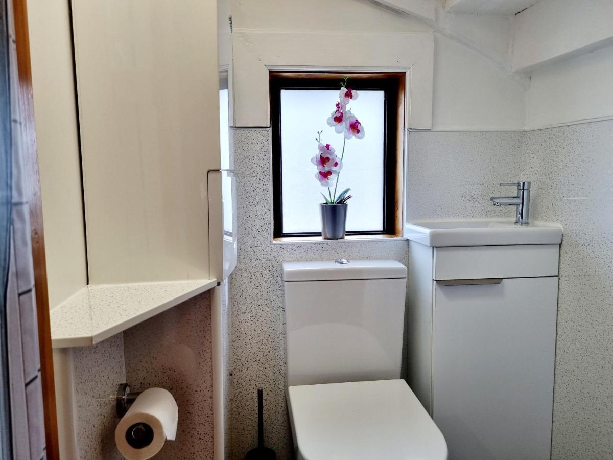 Inverness City 3 Bedroom House Free Parking ภายนอก รูปภาพ
