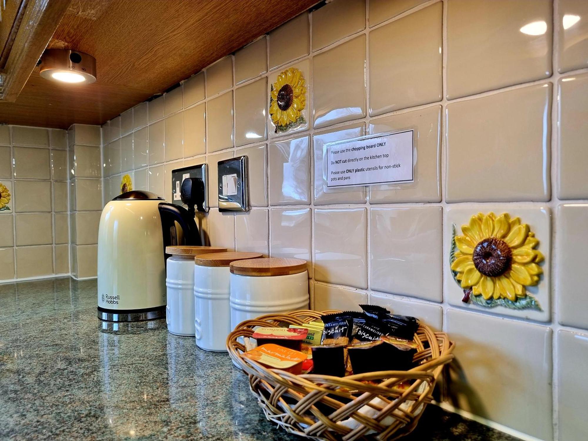 Inverness City 3 Bedroom House Free Parking ภายนอก รูปภาพ