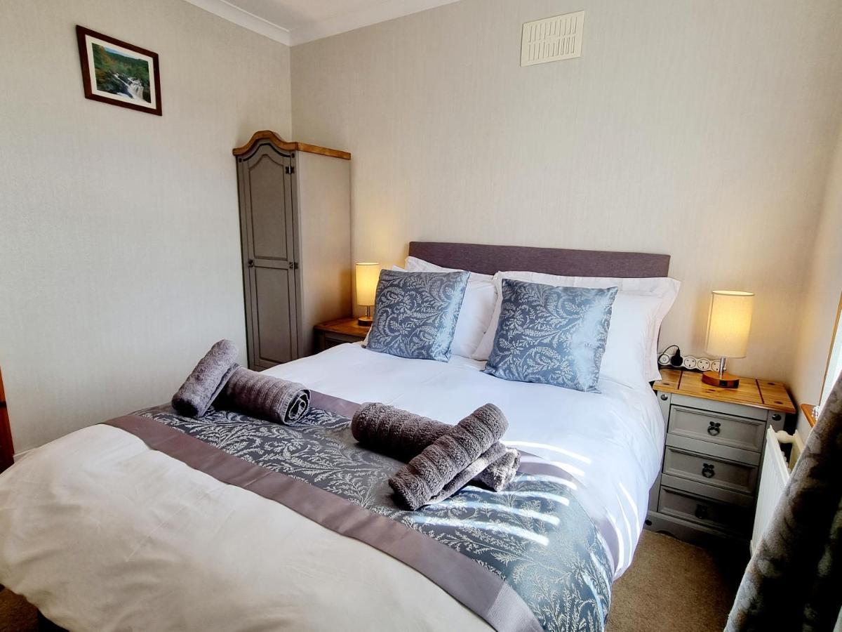 Inverness City 3 Bedroom House Free Parking ภายนอก รูปภาพ